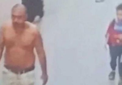 جريمة بشعة.. بلطجي يقطع يد جاره ويعتدي على أمه في دمياط بمصر (فيديو)