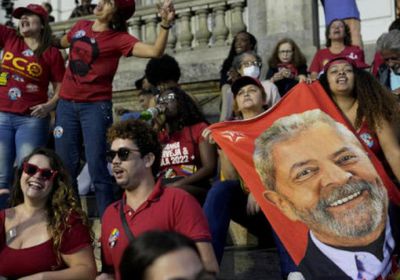 لولا يتقدم على بولسونارو في الانتخابات البرازيلية