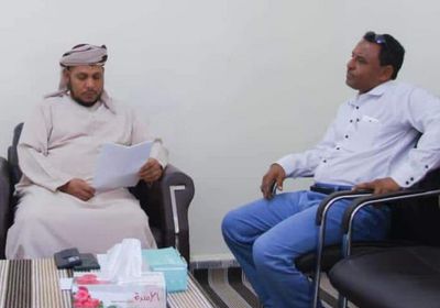 محافظ سقطرى يطلع على خطط صندوق النطافة