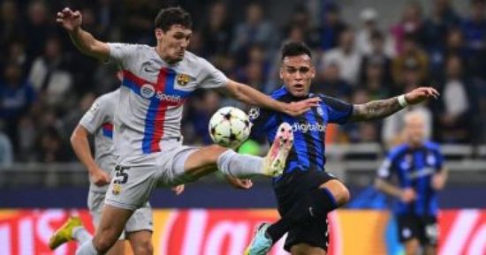 برشلونة يدرس تقديم شكوى ضد حكم مباراة إنتر ميلان