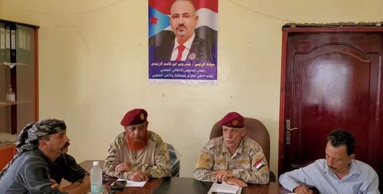 العمليات المشتركة بمحور الضالع تبحث تطوير الخطط القتالية