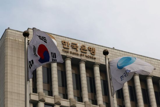 كوريا الجنوبية تفقد 19 مليار دولار من احتياطياتها النقدية في شهر