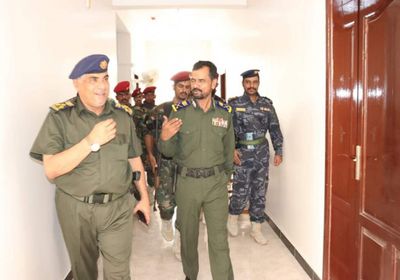 مدير شرطة ساحل حضرموت يعاقب ضباط بالبحث الجنائي