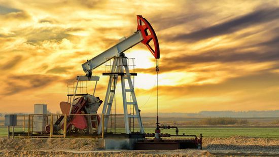 أسعار النفط تواصل حصد مكاسب قرار أوبك+