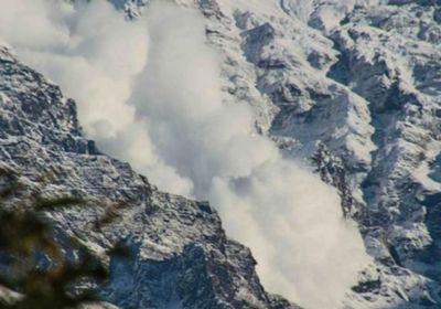 انهيار جليدي في جبال الهيمالايا يتسبب في وفاة 26 شخصا