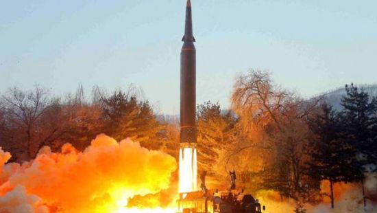 كوريا الشمالية تعلق على تجاربها الصاروخية