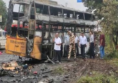 في حريق حافلة مروع.. مصرع 12 وإصابة 30 آخرين بالهند