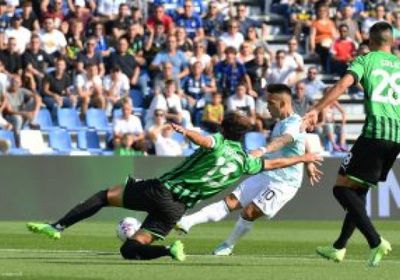 دجيكو يضع إنتر في المقدمة بالشوط الأول أمام ساسولو