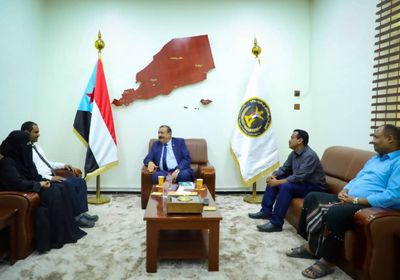 بن بريك يبحث تحسين الخدمات الصحية في شبوة