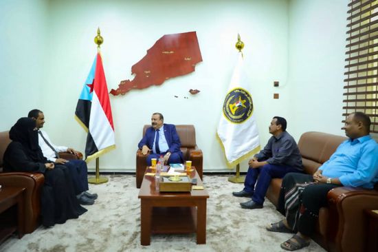 بن بريك يبحث تحسين الخدمات الصحية في شبوة