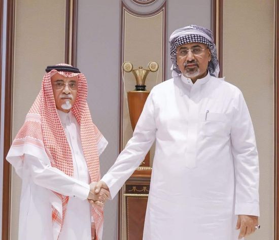 الرئيس الزُبيدي يرحب بوفد من قبائل نعمان