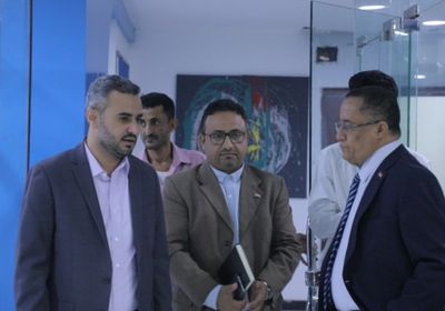 الشيخ يطرح على الخبجي تطورات العمل بقطاع الإذاعة والتلفزيون