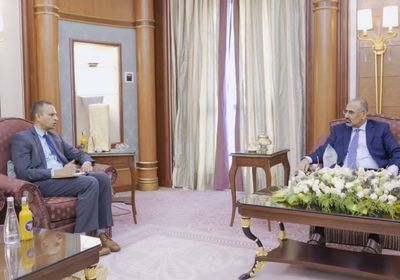 لقاء الرئيس الزُبيدي والقائم بأعمال السفير الهندي.. "ملفات مهمة" على الطاولة