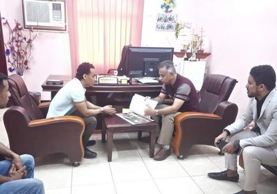 السقاف والجاوي يبحثان إنعاش النشاط الرياضي بالمعلا