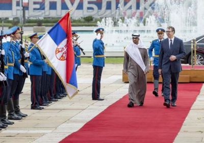 الشيخ محمد بن زايد يغادر صربيا وفوتشيتش في مقدمة مودعيه