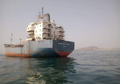 موانئ خليج عدن تطالب بالتخلص من السفن المتهالكة بمرسى العاصمة