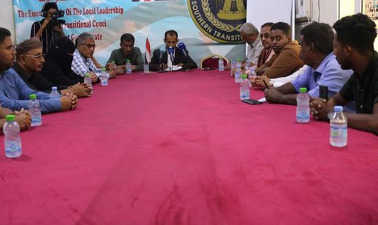 لجنة احتفالات 14 أكتوبر تعقد مؤتمرا صحفيا بالمكلا