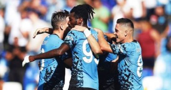 أياكس يبحث عن الصعود أمام نابولي