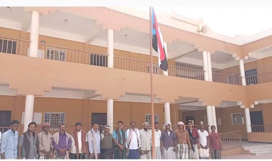 علم الجنوب يتصدر مرافق قلنسية احتفالا بذكرى 14 أكتوبر