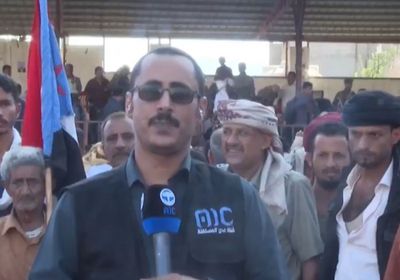 اللواء بن بريك يصل إلى منصة الشهداء بردفان