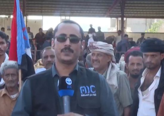 اللواء بن بريك يصل إلى منصة الشهداء بردفان