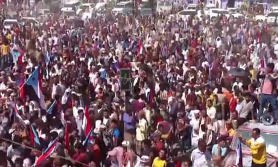 بن بريك يدعو أبناء وادي حضرموت لطرد الاحتلال اليمني