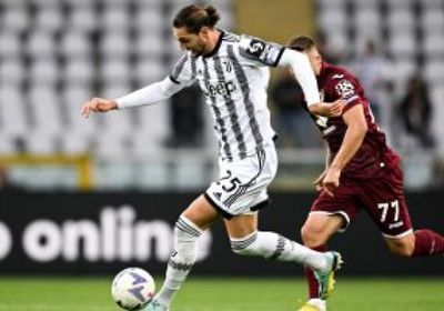 انتهاء الشوط الأول لمباراة يوفنتوس وتورينو بالتعادل