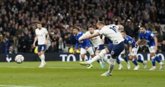 توتنهام يفوز على إيفرتون بهدفين