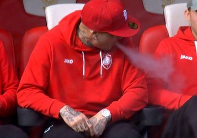 إيقاف هذا اللاعب لأجل غير مسمى بسبب التدخين