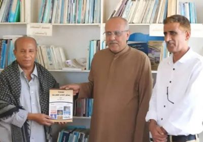 الكثيري يتفقد معرض مؤسسة حضرموت للتراث