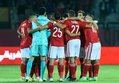 التعادل السلبي يحسم الشوط الأول بين الأهلي والإسماعيلي