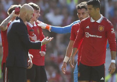 مدرب مانشستر يونايتد يعلق على مغادرة رونالدو الملعب