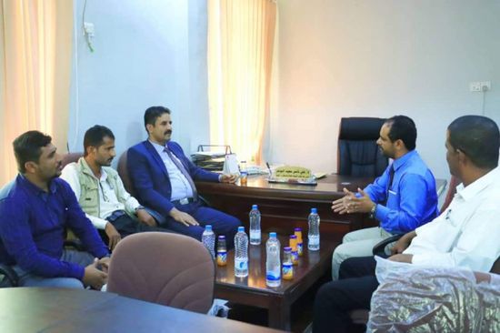 انتقالي شبوة يطلع على سير العمل بمكتب الصحة