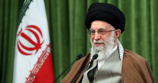 زعيم السنة بإيران يحمّل خامنئي مسؤولية "أحداث زاهدان"
