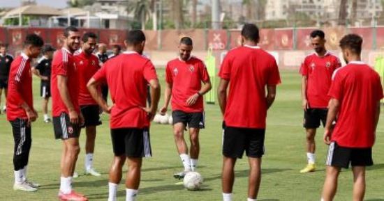 بيرسي تاو يعود للأهلي أمام أسوان