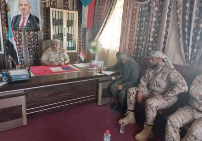 اللواء صالح حسن يتفقد القطاعات العسكرية بجبهة الحد