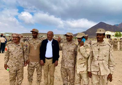 قيادات سياسية وشعبية تزور لواء بارشيد غرب المكلا