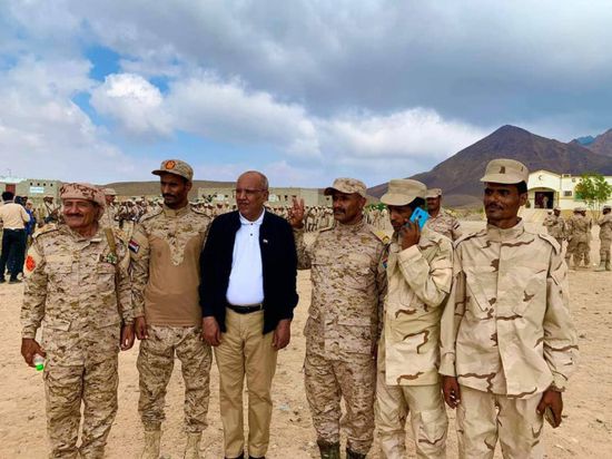 قيادات سياسية وشعبية تزور لواء بارشيد غرب المكلا