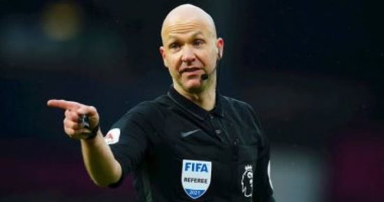 تعرف على حكم مباراة القمة بين برشلونة والبايرن