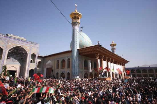 الإمارات تدين الهجوم على مرقد ديني بشيراز الإيرانية