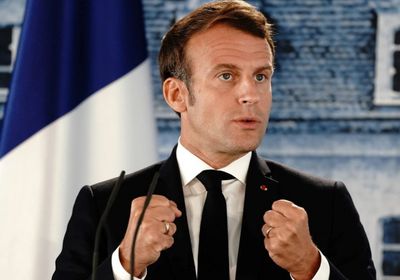 ماكرون يجري محادثات مع رئيس الوزراء البريطاني