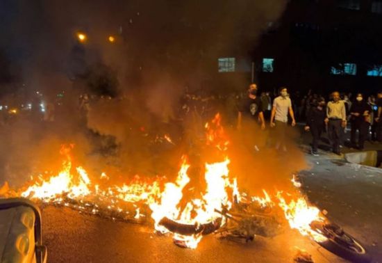 تجدد الاحتجاجات الليلية المناهضة للنظام الإيراني