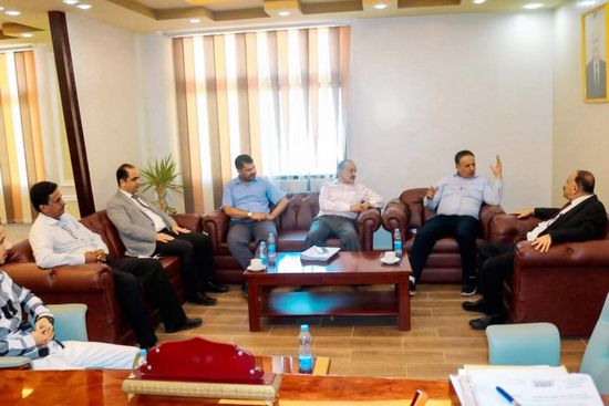 حميد يستعرض مشاريع وزارة النقل ومؤسساتها