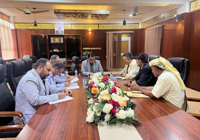 وزير الزراعة يناقش إطلاق حزمة مشاريع تنموية بأبين