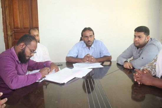 سلطة الشحر تبحث تحسين إيرادات المديرية