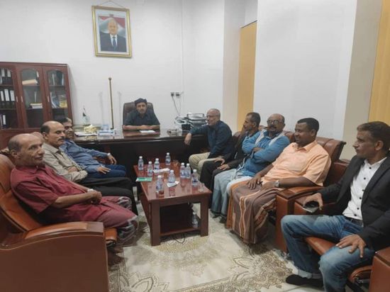 لقاء يهدم الشائعات.. محافظ حضرموت يستقبل وفد الانتقالي بمنزله