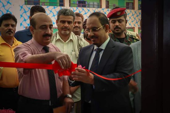 محافظ حضرموت يطلق مشروع إمداد 9 مدارس بالكهرباء