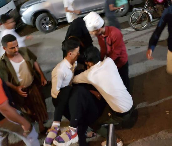 ناشطة تطلق النار على نفسها بتعز