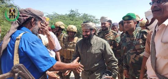 قائد قوات الحزام يتفقد النقاط الأمنية في أحور