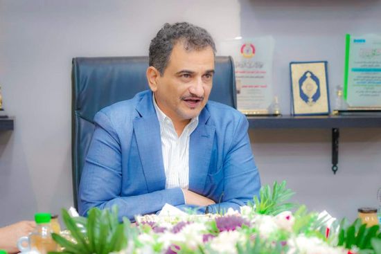لجنة مشتركة مع الغرفة التجارية.. محافظ عدن: نخدم المواطنين ولا نلتفت للمهاترات